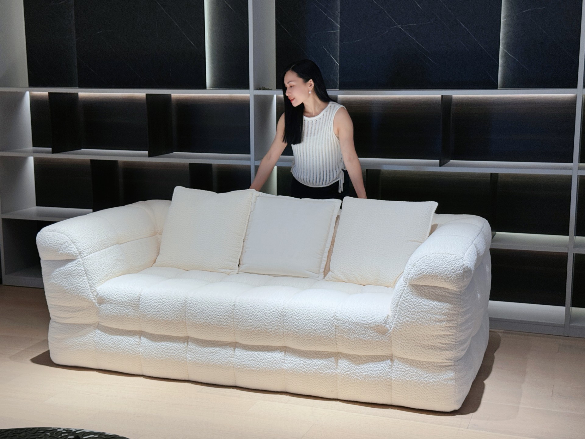 1760665305779723.jpg 压缩沙发.jpg